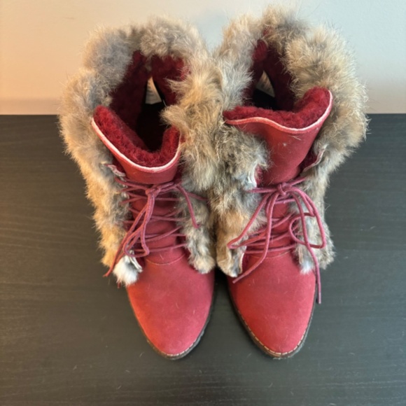 Red Fur Trimmed Bootie - Picture 8 of 9